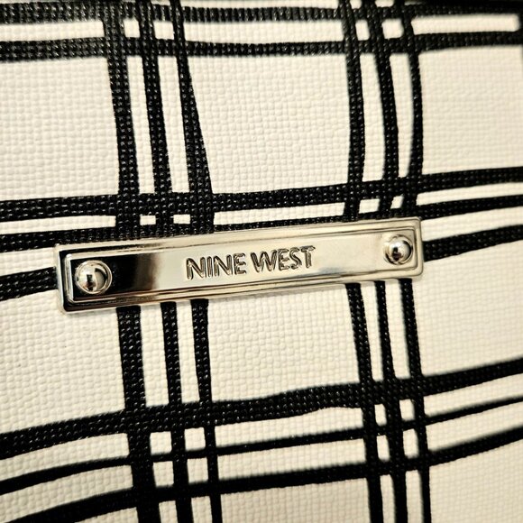 Nine West black and white Lg tote bag. - Picture 2 of 9